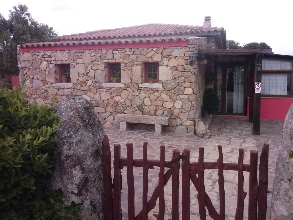 הוילה סנט אנטוניו די גאלורו Turismo Rurale L'Agliuledda מראה חיצוני תמונה