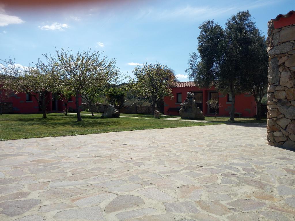 הוילה סנט אנטוניו די גאלורו Turismo Rurale L'Agliuledda מראה חיצוני תמונה